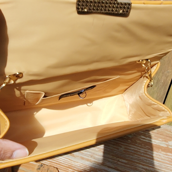 FASHION Faux Leather Mustard clutch/shoulder bag with chain - Picture 4 of 6